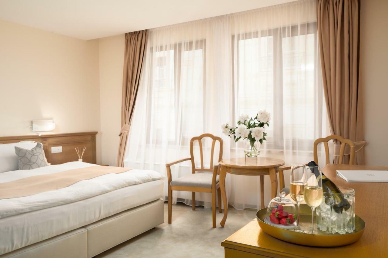 Family Hotel Anna Roese Buitenkant foto